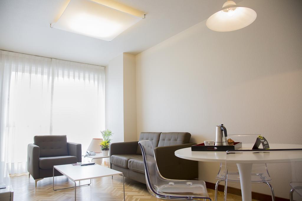Suites Sercotel Mirasierra Pamplona Exteriör bild