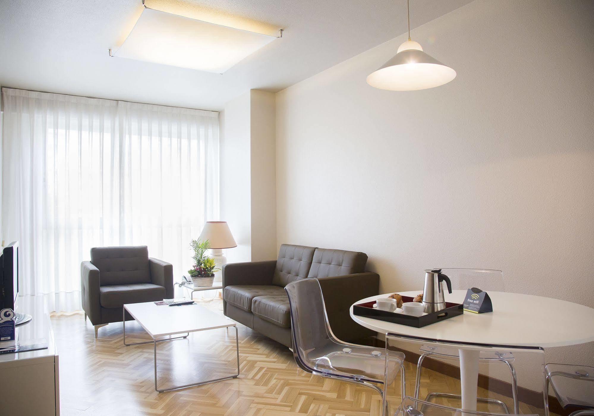 Suites Sercotel Mirasierra Pamplona Exteriör bild