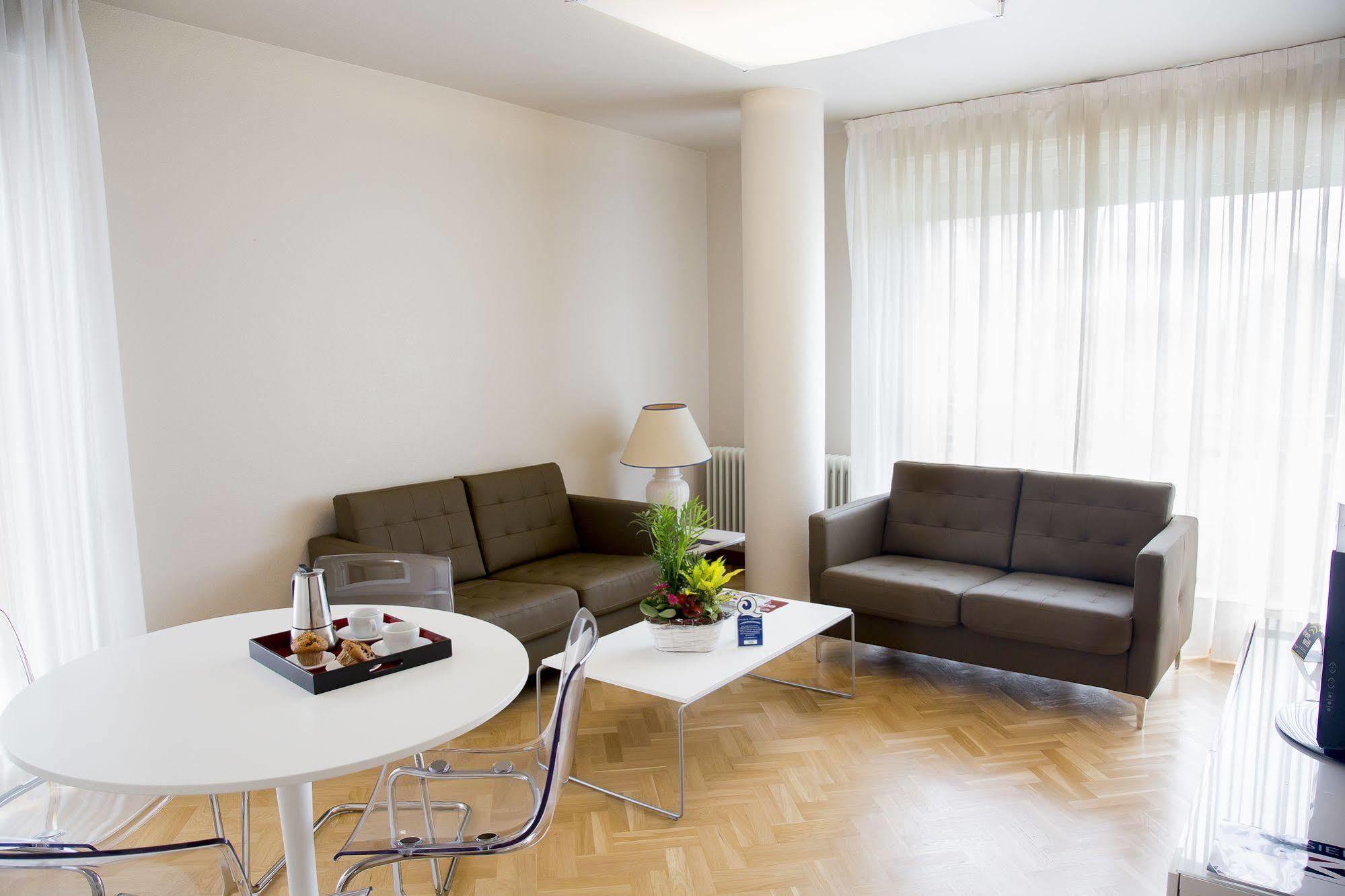Suites Sercotel Mirasierra Pamplona Exteriör bild