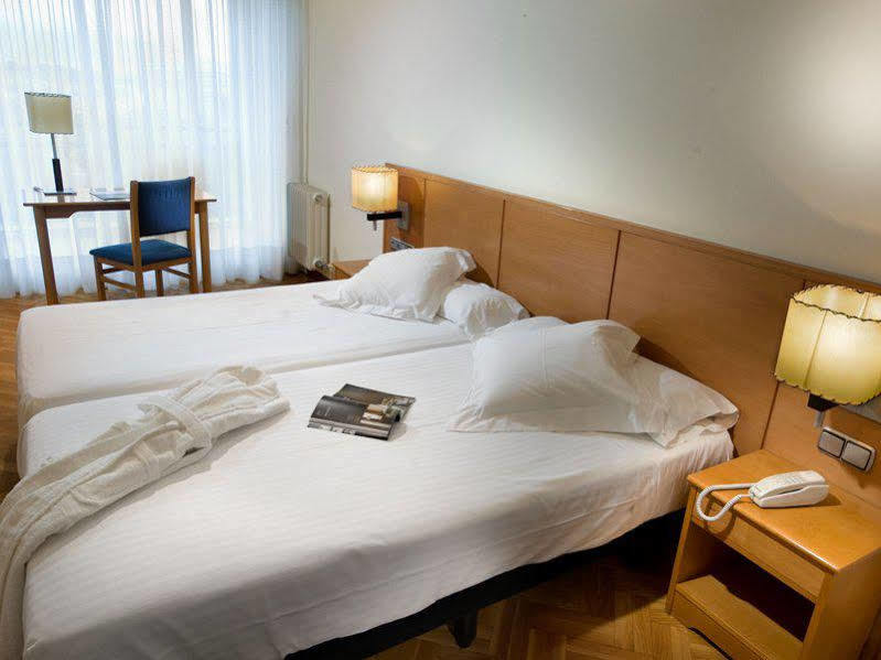 Suites Sercotel Mirasierra Pamplona Exteriör bild